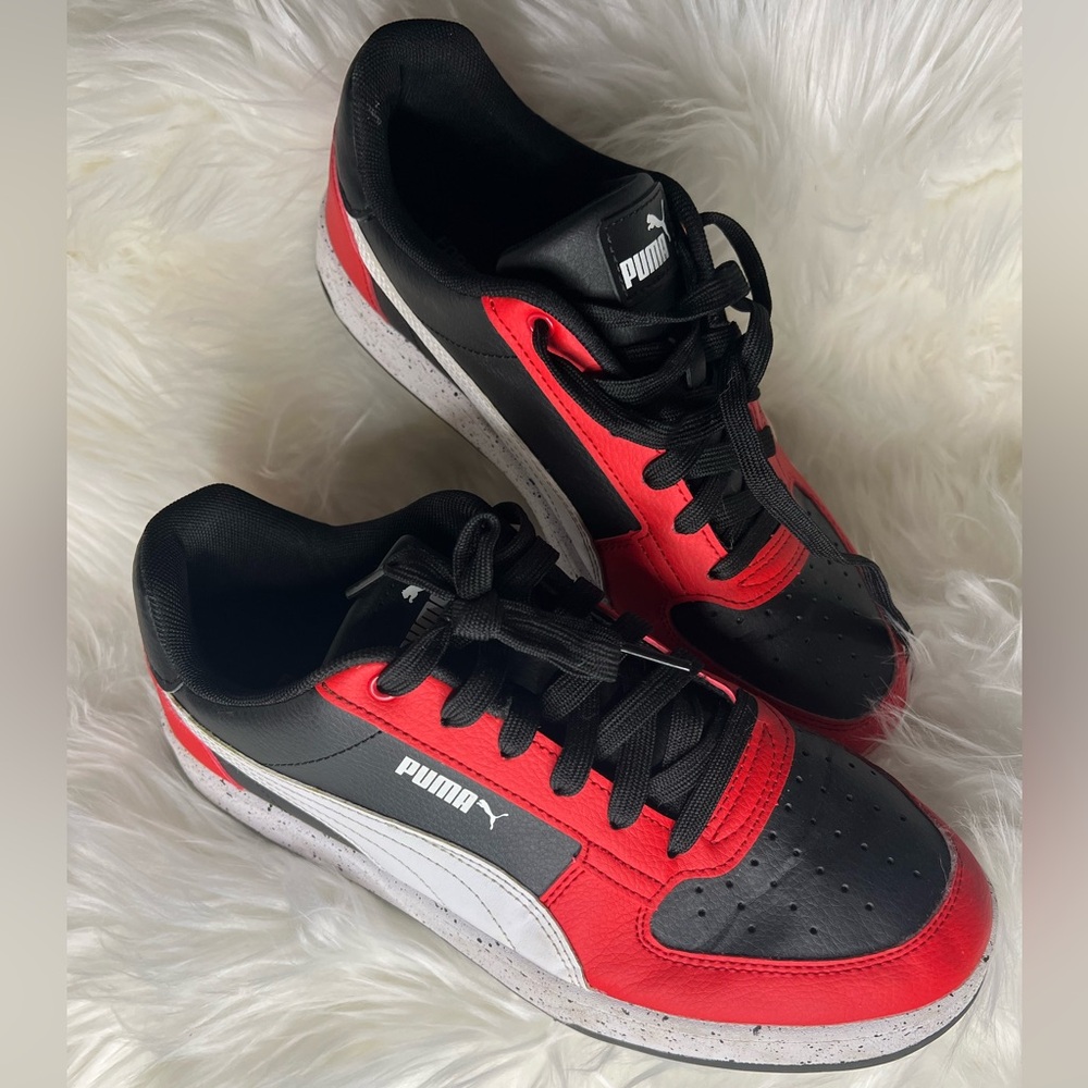 Men’s Puma Caven 2.0 sneakers.